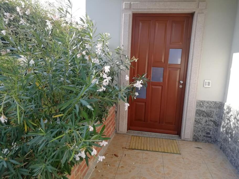 Un Bell Incontro Apartment Borgo Ticino Luaran gambar